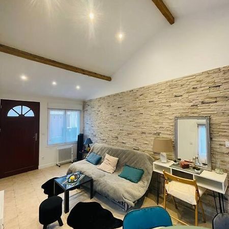 Orly Shelter Appartamento Esterno foto