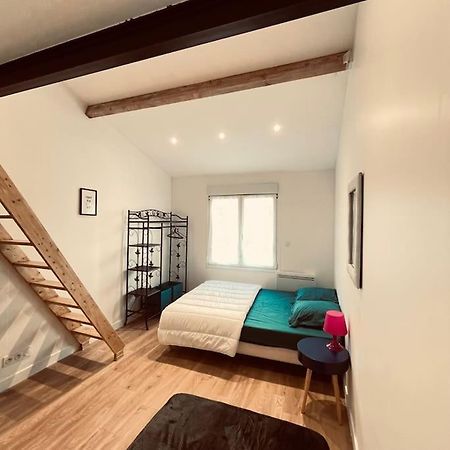 Orly Shelter Appartamento Esterno foto